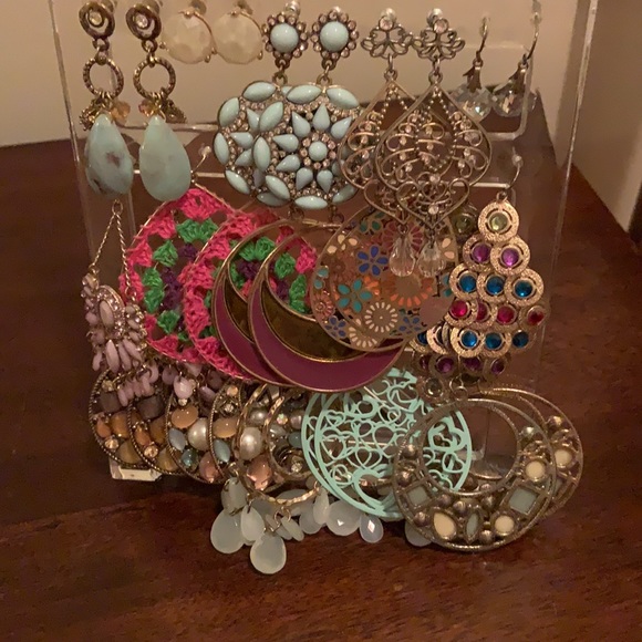 22 earrings with stand - Picture 3 of 3